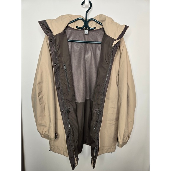 MOUNTAIN EQUIPMENT CO-OP Gore-Tex Unisex L Beige Outdoor Waterproof Jacket - Picture 4 of 9